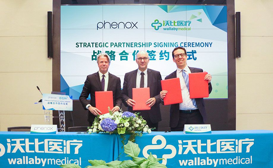 Ceremonial contract signing in Shanghai: phenox and Wallaby Medical seal strategic sales cooperation